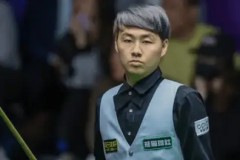 曼城官推晒德比大战海报：哈兰德、罗德里、赖因德斯步入伊蒂哈德